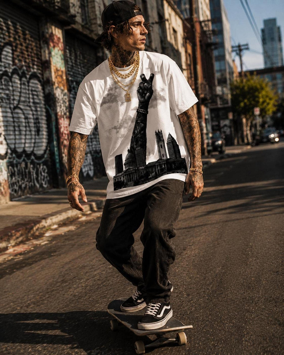 RUN the CITY Heavyweight Tee — White | 100% Cotton Oversized Unisex Streetwear Graphic